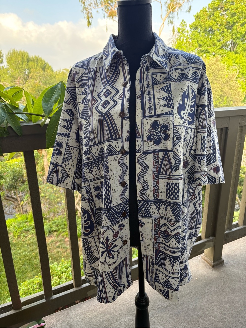 Kahala Men's Short-Sleeve Tapa Print Hawaiian Shirt Size XL Cream and Blue